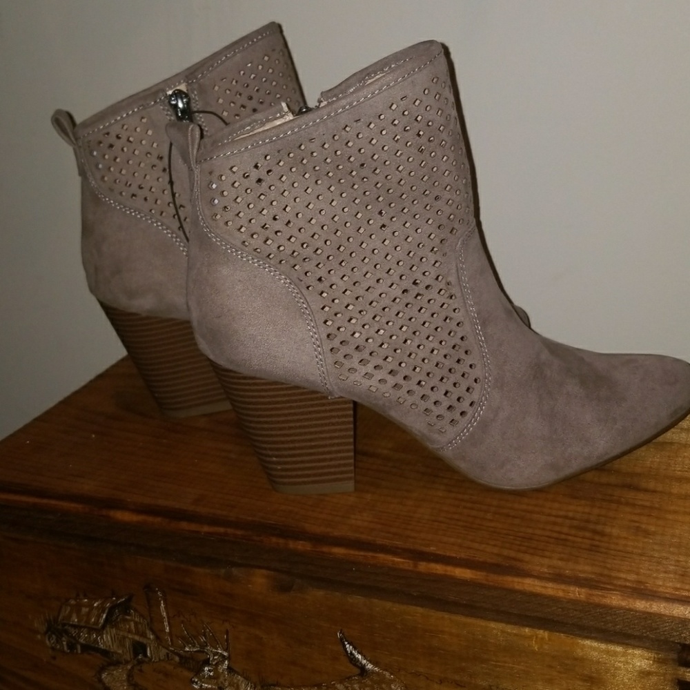 Ankle boots